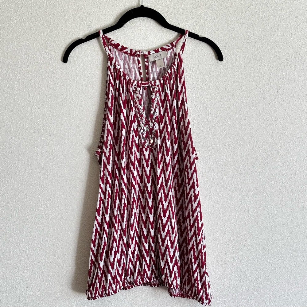 LOFT Women's Red and White Patterned Garment Size Large Keyhole Detail Neckline